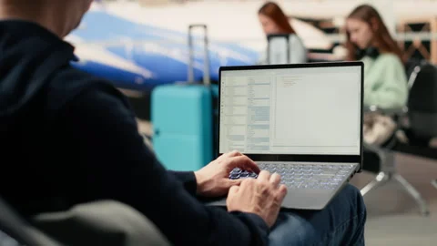 Man digital nomad, focused on programming, system development 動画素材 333172104