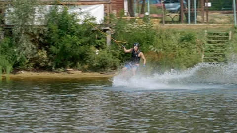 Man doing backflip on wakeboard Vídeos de archivo 116054043