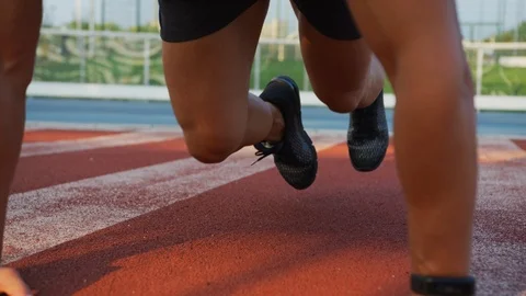 Man doing mountain climber exercise Stock Footage 100032508