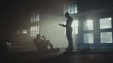 Man doing sit ups with trainer Video stock 236180853