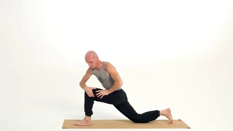 Man doing yoga Video stock 82617233