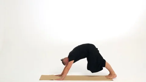 Man doing yoga Video stock 82651937
