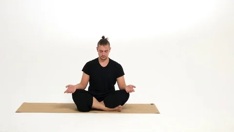Man doing yoga Video stock 82659516