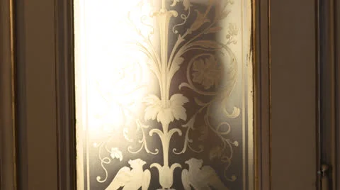 Man on the door Stock-Footage 25304966