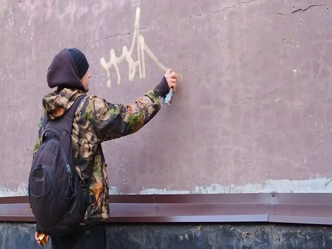 Man draw wall graffiti Stock Footage 81972920