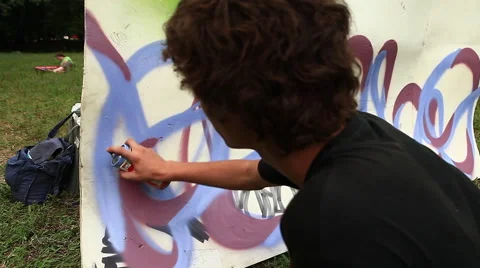 Man drawing a graffiti 스톡 동영상 41730212