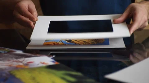 Man draws up pictures Vídeo Stock 34644482