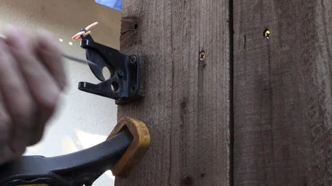 Man Drilling Screw 库存影片 77581060