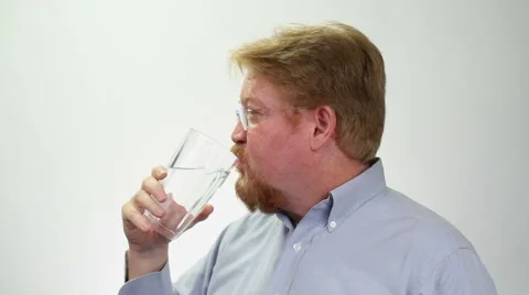 Man Drinking Bad Water Vidéo 46028924