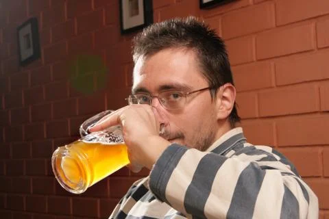 Man drinking beer Foto stock