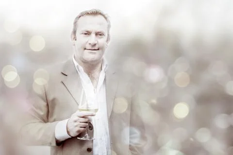 Man Drinking Wine Фото