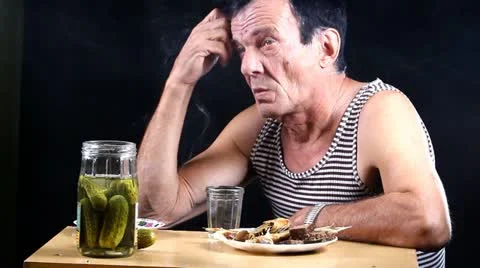 Man drinks 库存影片 12234214