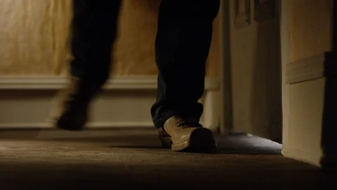Man is eavesdropping near the door Vídeo Stock 111229935