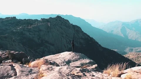 Man on the edge 스톡 동영상 210549053