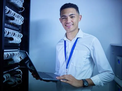 Man, electrician and computer in server room inspection, cybersecurity Foto stock