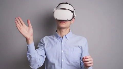 Man engineer wearing virtual reality headset in industrial plant. Stock Footage 194629566