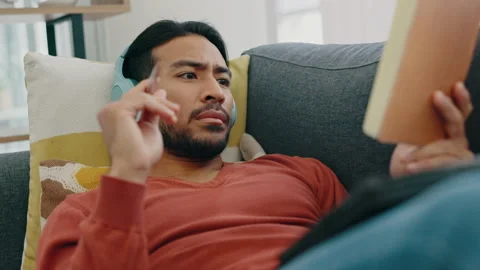 Man entrepreneur thinking, inspiration and writing notes in a book with Vidéo 225357977