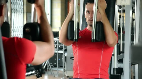 Man exercising at the gym Video stock 30421031