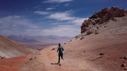 Man exercising on high altitude 스톡 동영상 91959421