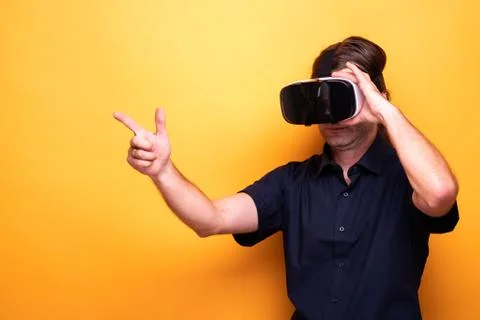 Man experiencing Augmented Virtual Reality 스톡 사진