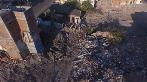 Man Explains How He Lost His Mother During the Earthquake Stock-Footage 63615421