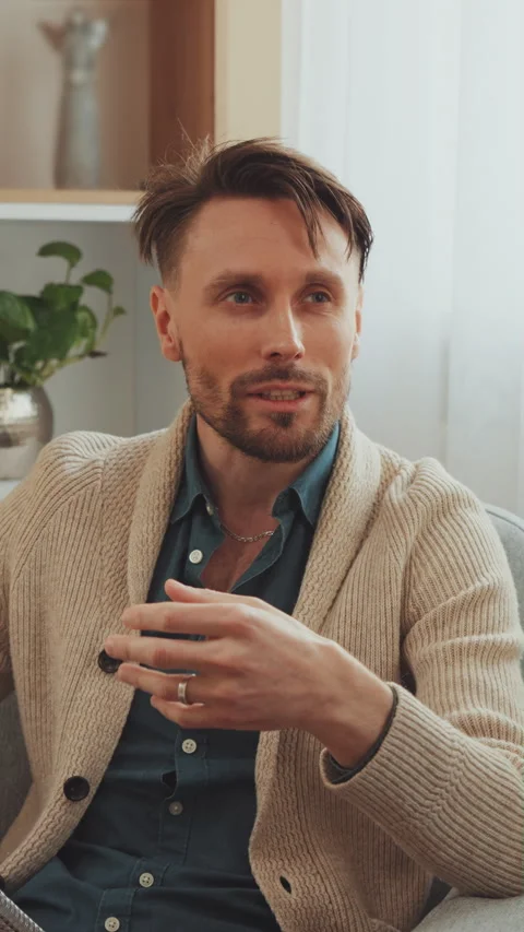 Man expressing thoughts during therapy session Video stock 328426979