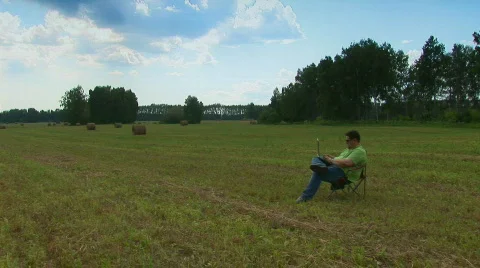 Man in the field 01 Stock-Footage 508924