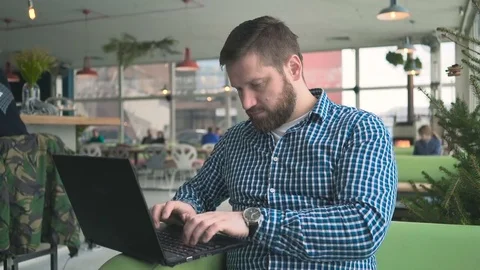 Man finish working, close laptop, relax, in cafe, portrait, steadicam shot Vídeo Stock 72951479
