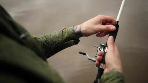 Man is fishing 库存影片 93539153