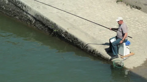 Man fishing in the river Stock-Footage 43663960