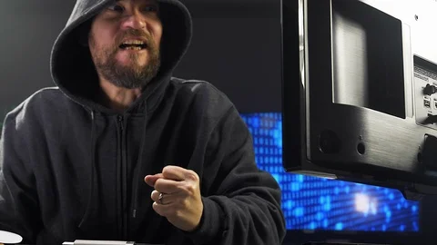 Man in front of pc getting frustrated angry slow motion Vidéo 88834191