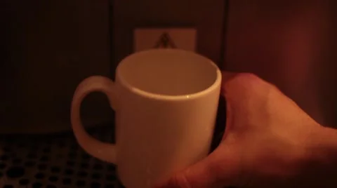 Man gets coffee from machine 库存影片 47142250