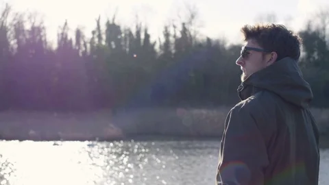 Man glance 動画素材 85061880