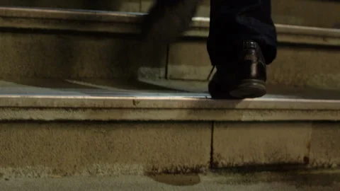 Man goes upstairs Vídeo Stock 100551096