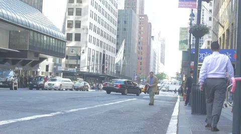 Man Hailing Cab 動画素材 42935621