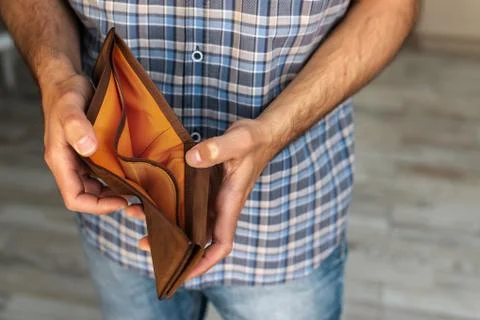 Man hand open an empty wallet Foto stock