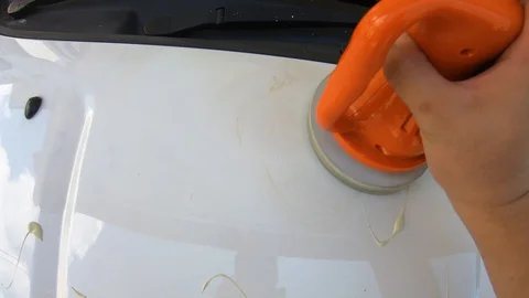 Man hand using polisher for car body polishing Video stock 127729958