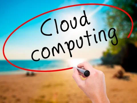 Man Hand writing Cloud computing with black marker on visual scr Foto stock
