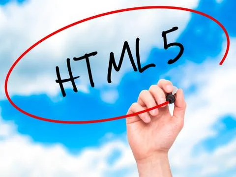 Man Hand writing HTML 5 with black marker on visual screen Foto stock
