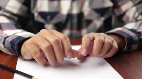 Man hands finger tapping on table. Waiting for something. Stock-Footage 130617044