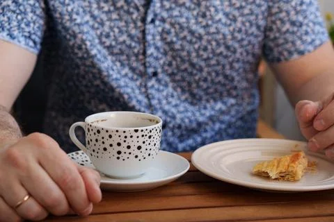 Man having breakfast Fotos Stock