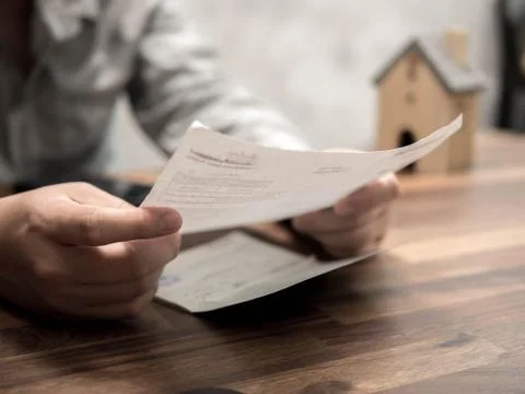 Man having financial problems with home debt and invoices, Money concept. Foto stock