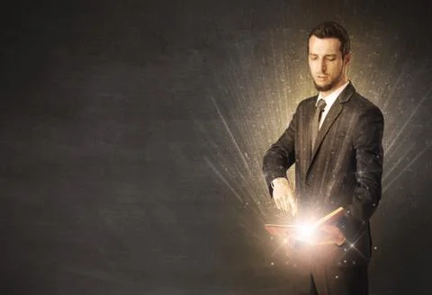 Man holding a book. Foto stock