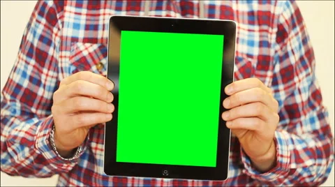 Man holding tablet with green screen Video stock 68918260