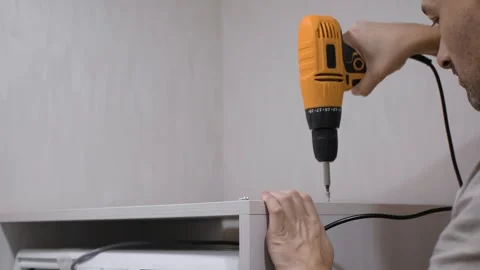 Man home improvement Stockbeeldmateriaal 303385027