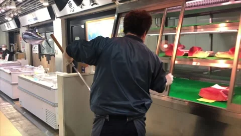 Man with knife at Tsukiji Stock Footage 153270552
