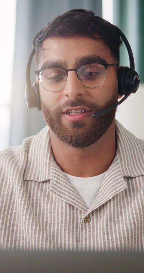 Man, laptop and virtual assistant in home office with remote work, admin or talk Stock Footage 337224001