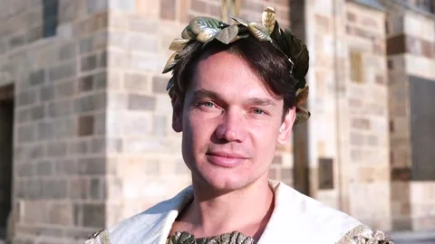 Man looking camera talking. Psychophysiological process governing human behavior Видео 136233325