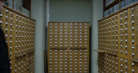 Man looking for cells Stock-Footage 86512324