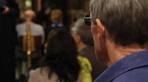 Man looking in the crowd Stock Footage 32152554